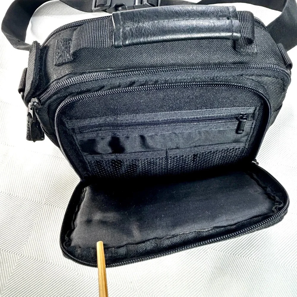 Case Logic Black Padded Camera Carrying Case Fanny Pack Adjustable Compartments